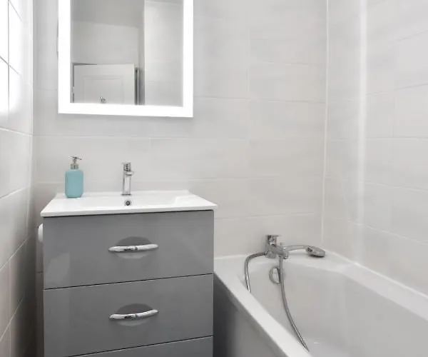 شقة Tres Bel 8 Personnes Wifi Offert *